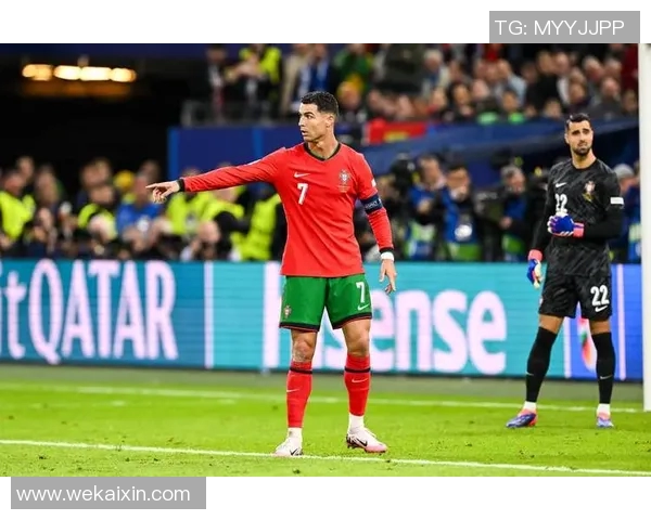 足坛群星告别绿茵赛场辉煌谢幕时刻